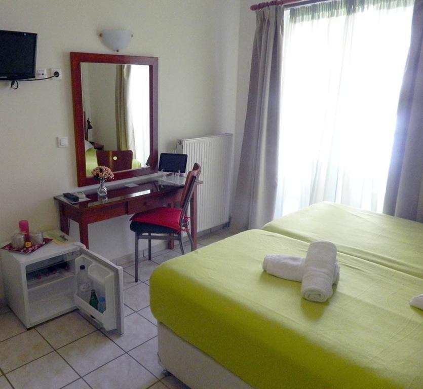 Peridromos Hotel Livadeia Room photo