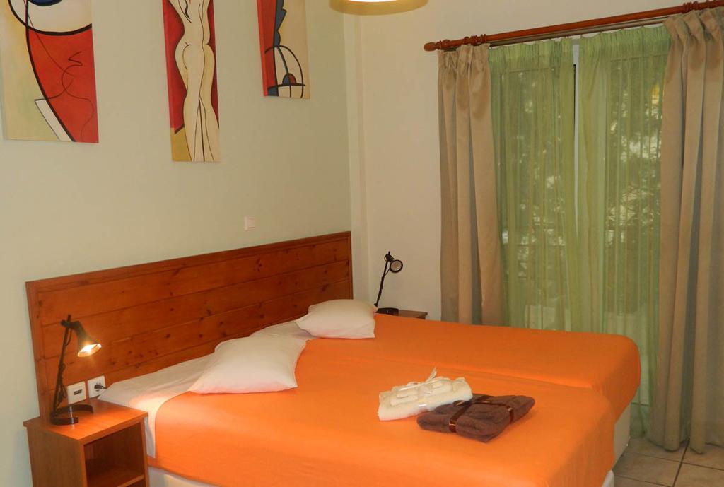 Peridromos Hotel Livadeia Room photo